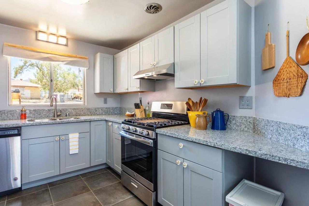Made In The Shade - Central, Hot Tub, Ac, Sleeps 8 Villa Joshua Tree Exterior photo